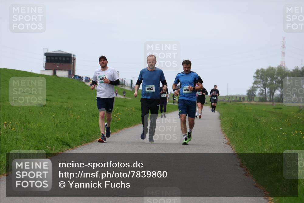 04.05.2025 - 8. Wedeler Halbmarathon Yannick Fuchs http://msf.ph/oto/7839860 04.05.2025 11:26:23 Laufen 495, 493, 49 meine-sportfotos.de