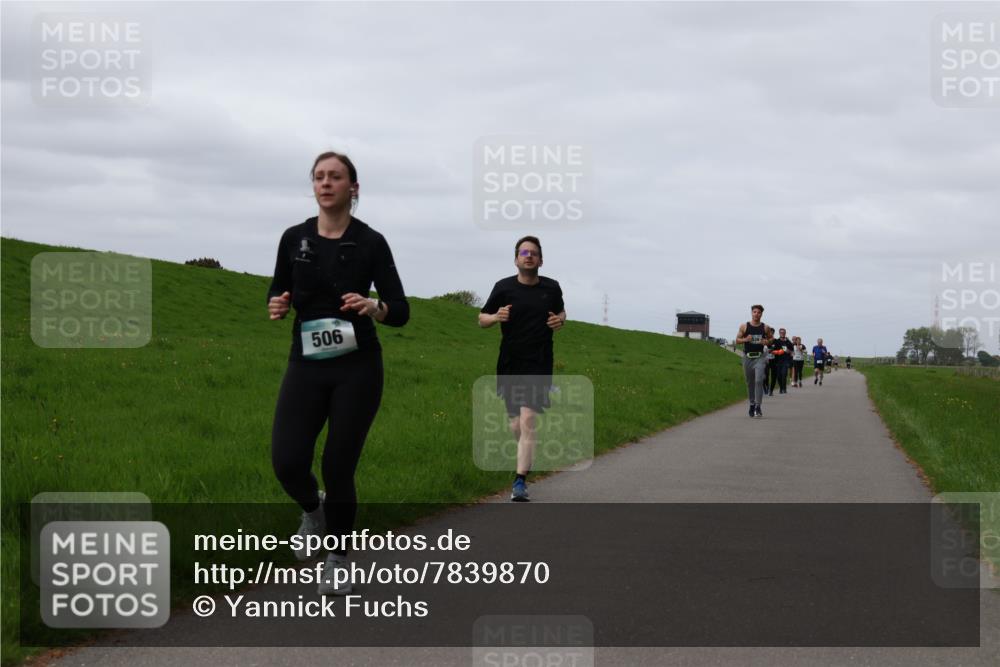 04.05.2025 - 8. Wedeler Halbmarathon Yannick Fuchs http://msf.ph/oto/7839870 04.05.2025 11:47:34 Laufen 506 meine-sportfotos.de