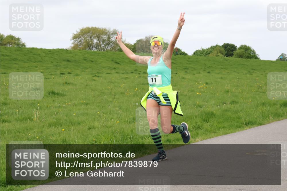 04.05.2025 - 8. Wedeler Halbmarathon Lena Gebhardt http://msf.ph/oto/7839879 04.05.2025 11:46:01 Laufen 11 meine-sportfotos.de