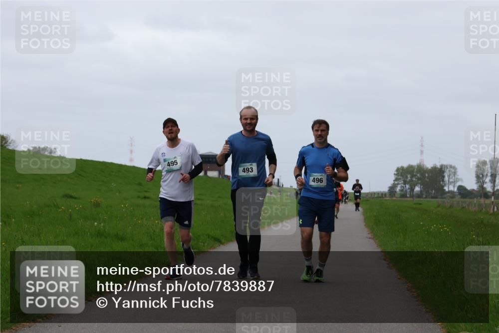 04.05.2025 - 8. Wedeler Halbmarathon Yannick Fuchs http://msf.ph/oto/7839887 04.05.2025 11:26:29 Laufen 495, 493, 496 meine-sportfotos.de