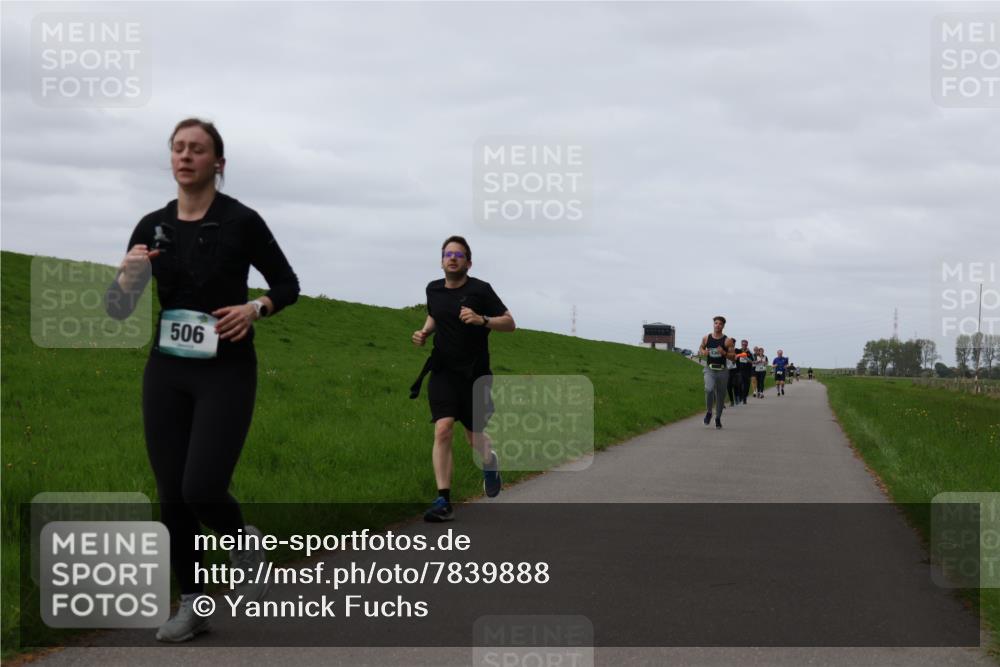 04.05.2025 - 8. Wedeler Halbmarathon Yannick Fuchs http://msf.ph/oto/7839888 04.05.2025 11:47:34 Laufen 506 meine-sportfotos.de