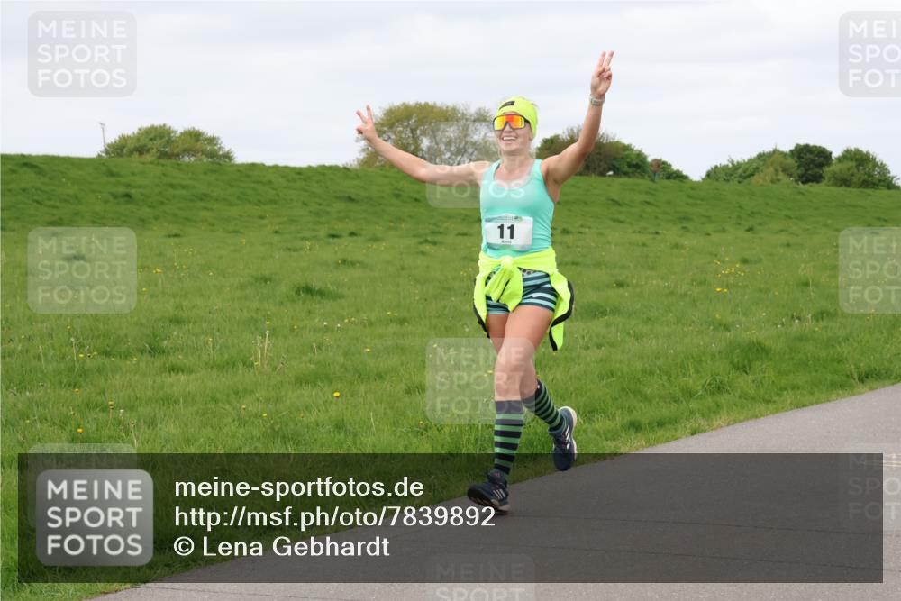 04.05.2025 - 8. Wedeler Halbmarathon Lena Gebhardt http://msf.ph/oto/7839892 04.05.2025 11:46:02 Laufen 11 meine-sportfotos.de