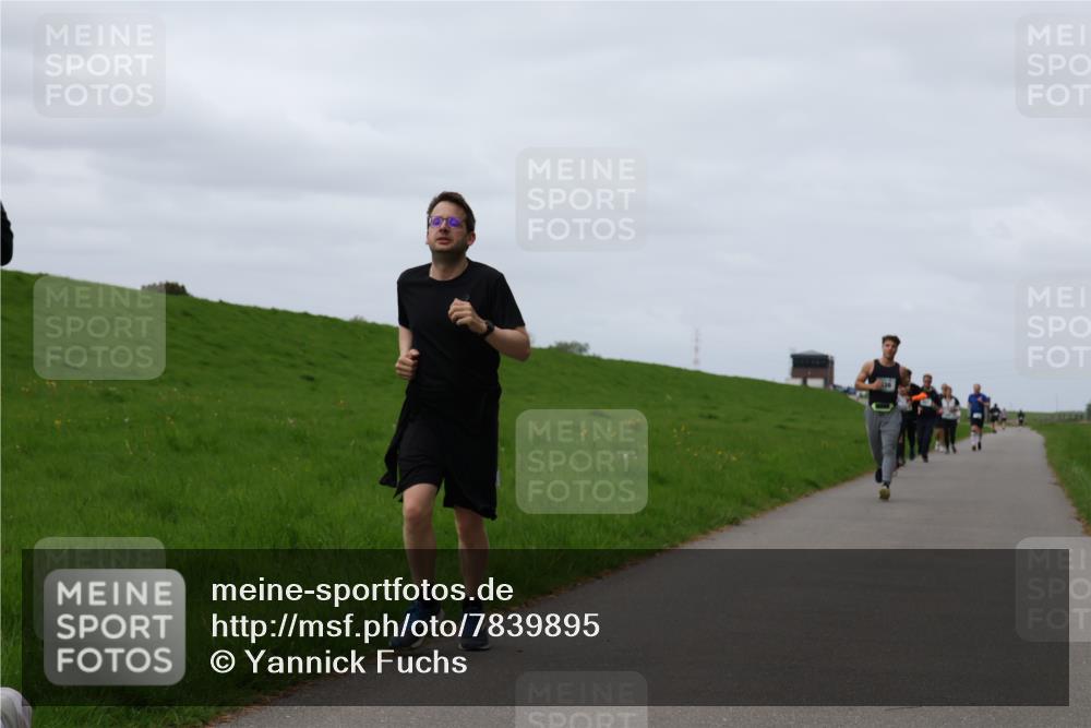 04.05.2025 - 8. Wedeler Halbmarathon Yannick Fuchs http://msf.ph/oto/7839895 04.05.2025 11:47:35 Laufen  meine-sportfotos.de