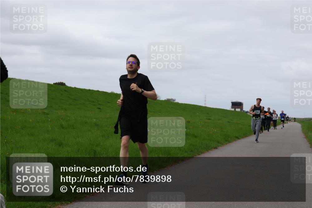 04.05.2025 - 8. Wedeler Halbmarathon Yannick Fuchs http://msf.ph/oto/7839898 04.05.2025 11:47:35 Laufen  meine-sportfotos.de