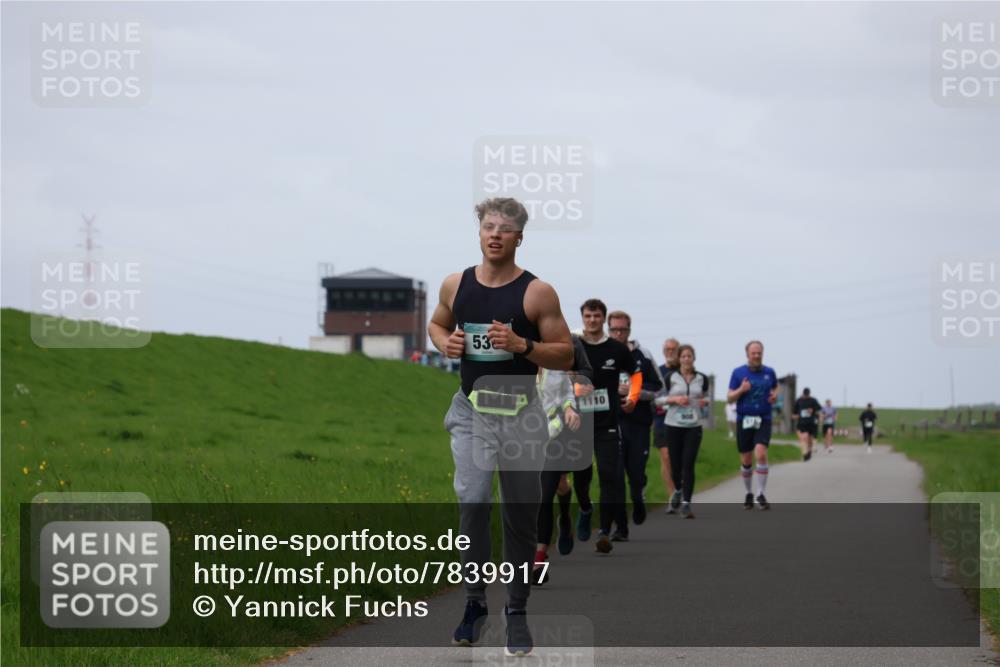 04.05.2025 - 8. Wedeler Halbmarathon Yannick Fuchs http://msf.ph/oto/7839917 04.05.2025 11:47:36 Laufen 53, 1110 meine-sportfotos.de