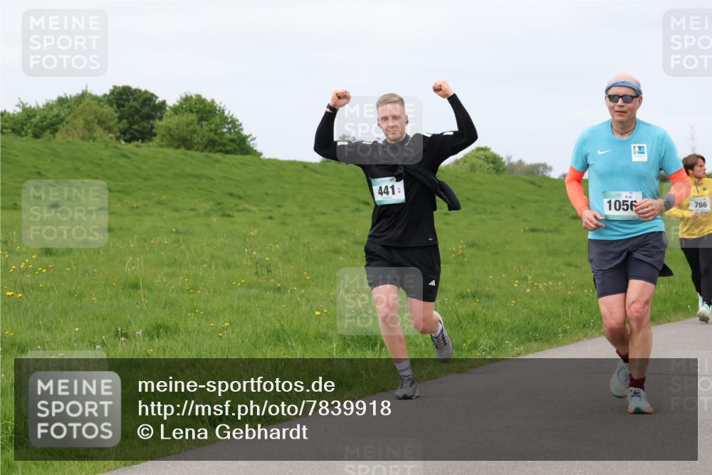 04.05.2025 - 8. Wedeler Halbmarathon Lena Gebhardt http://msf.ph/oto/7839918 04.05.2025 11:46:05 Laufen 441, 42, 1056, 766 meine-sportfotos.de