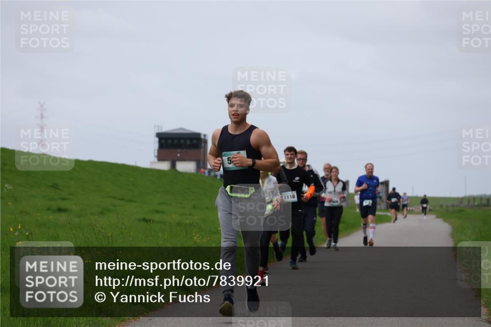 04.05.2025 - 8. Wedeler Halbmarathon Yannick Fuchs http://msf.ph/oto/7839921 04.05.2025 11:47:36 Laufen 5, 1110 meine-sportfotos.de