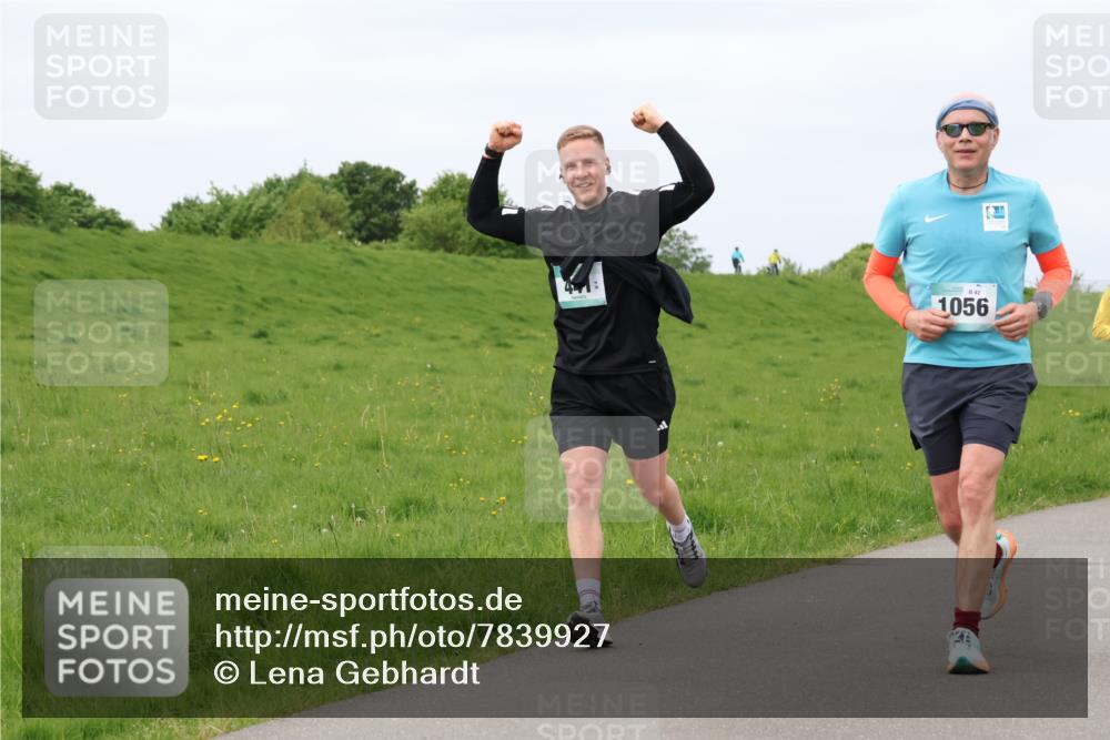 04.05.2025 - 8. Wedeler Halbmarathon Lena Gebhardt http://msf.ph/oto/7839927 04.05.2025 11:46:06 Laufen 1056 meine-sportfotos.de