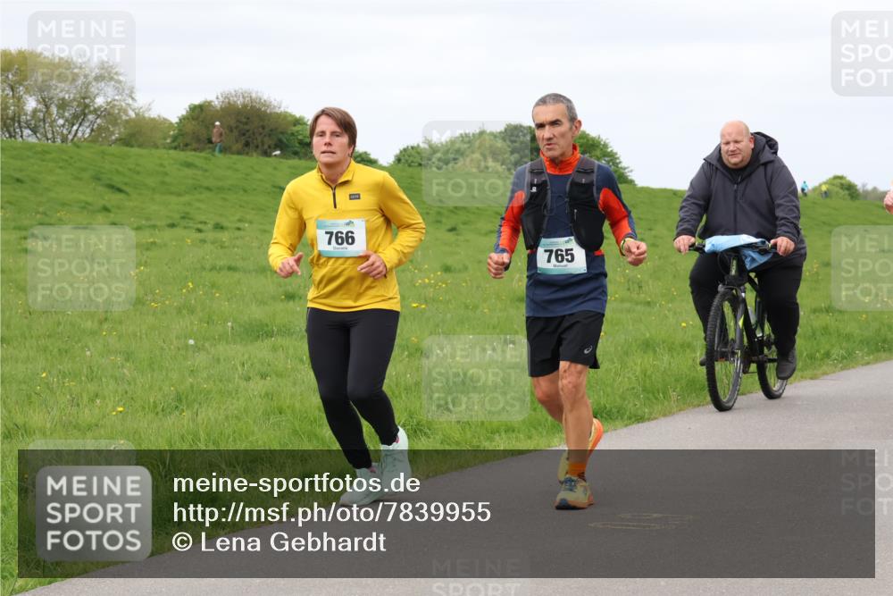 04.05.2025 - 8. Wedeler Halbmarathon Lena Gebhardt http://msf.ph/oto/7839955 04.05.2025 11:46:11 Laufen 766, 765 meine-sportfotos.de