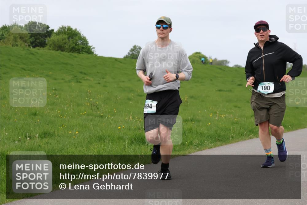 04.05.2025 - 8. Wedeler Halbmarathon Lena Gebhardt http://msf.ph/oto/7839977 04.05.2025 11:46:17 Laufen 994, 429, 190 meine-sportfotos.de