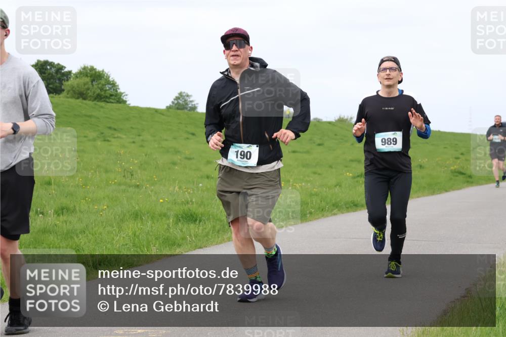 04.05.2025 - 8. Wedeler Halbmarathon Lena Gebhardt http://msf.ph/oto/7839988 04.05.2025 11:46:19 Laufen 190, 989 meine-sportfotos.de