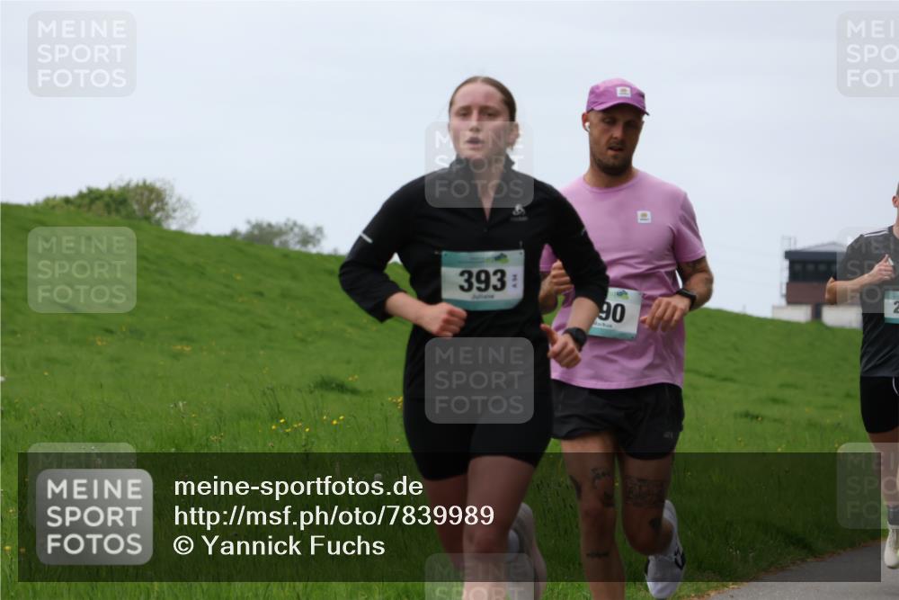 04.05.2025 - 8. Wedeler Halbmarathon Yannick Fuchs http://msf.ph/oto/7839989 04.05.2025 11:26:39 Laufen 393, 90, 2 meine-sportfotos.de
