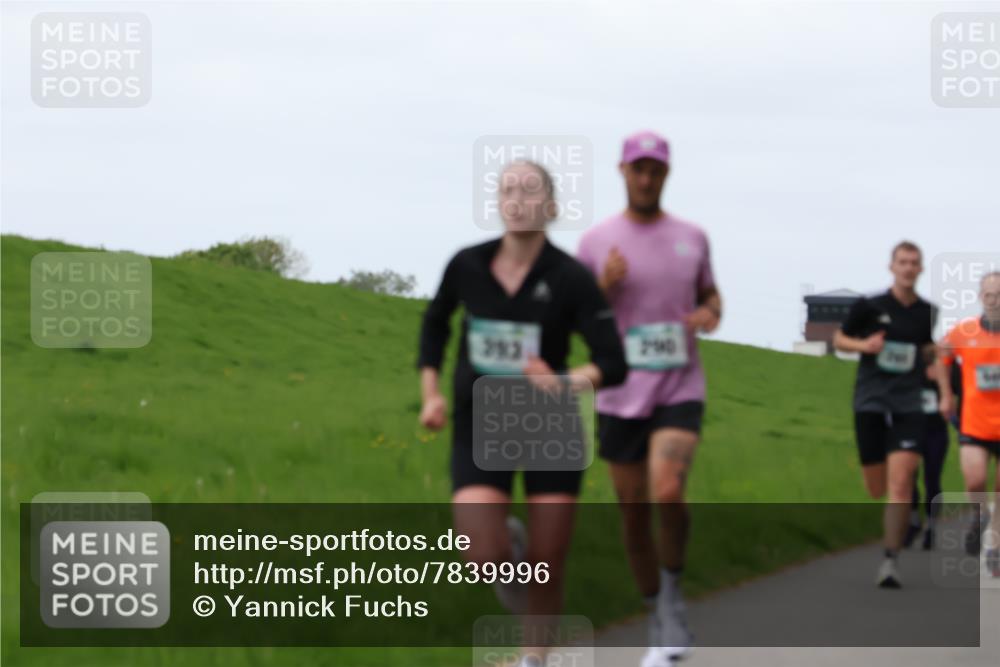 04.05.2025 - 8. Wedeler Halbmarathon Yannick Fuchs http://msf.ph/oto/7839996 04.05.2025 11:26:39 Laufen 293, 290 meine-sportfotos.de