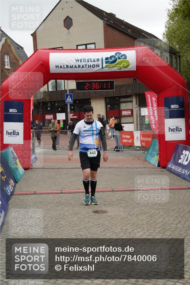 04.05.2025 - 8. Wedeler Halbmarathon Felixshl http://msf.ph/oto/7840006 04.05.2025 12:36:08 Ziel 442 meine-sportfotos.de