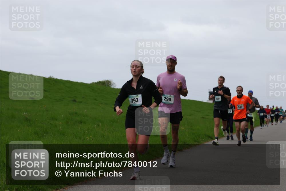 04.05.2025 - 8. Wedeler Halbmarathon Yannick Fuchs http://msf.ph/oto/7840012 04.05.2025 11:26:40 Laufen 393, 290, 265, 70, 949, 871 meine-sportfotos.de