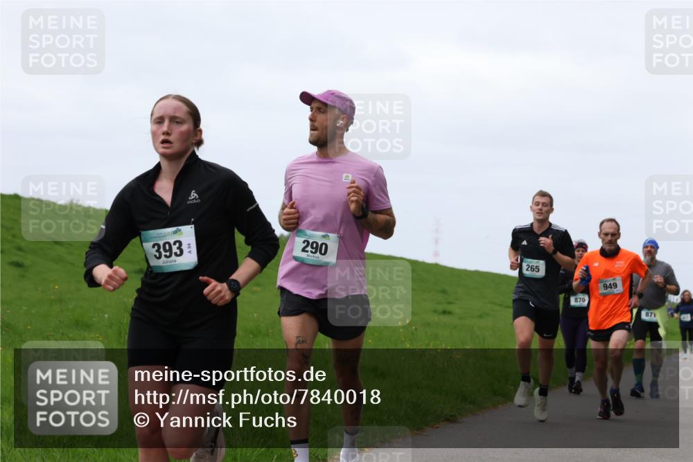 04.05.2025 - 8. Wedeler Halbmarathon Yannick Fuchs http://msf.ph/oto/7840018 04.05.2025 11:26:40 Laufen 393, 290, 601, 265, 870, 949, 871 meine-sportfotos.de