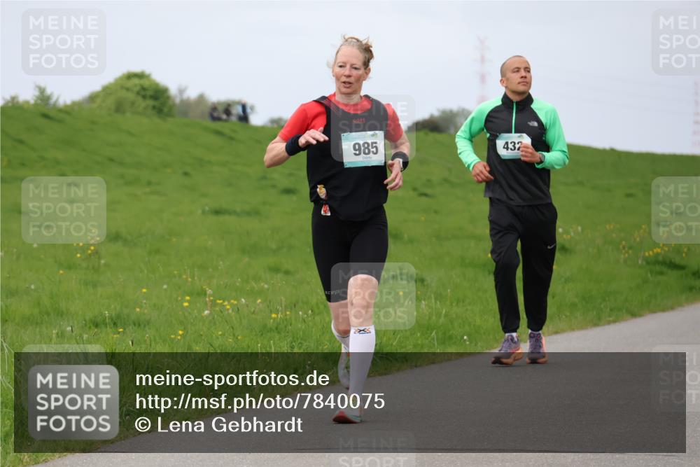 04.05.2025 - 8. Wedeler Halbmarathon Lena Gebhardt http://msf.ph/oto/7840075 04.05.2025 11:46:42 Laufen 985, 432 meine-sportfotos.de