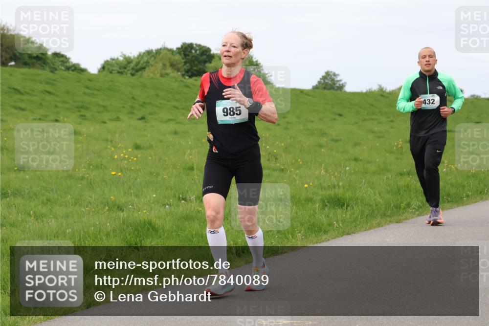 04.05.2025 - 8. Wedeler Halbmarathon Lena Gebhardt http://msf.ph/oto/7840089 04.05.2025 11:46:45 Laufen 985, 432 meine-sportfotos.de