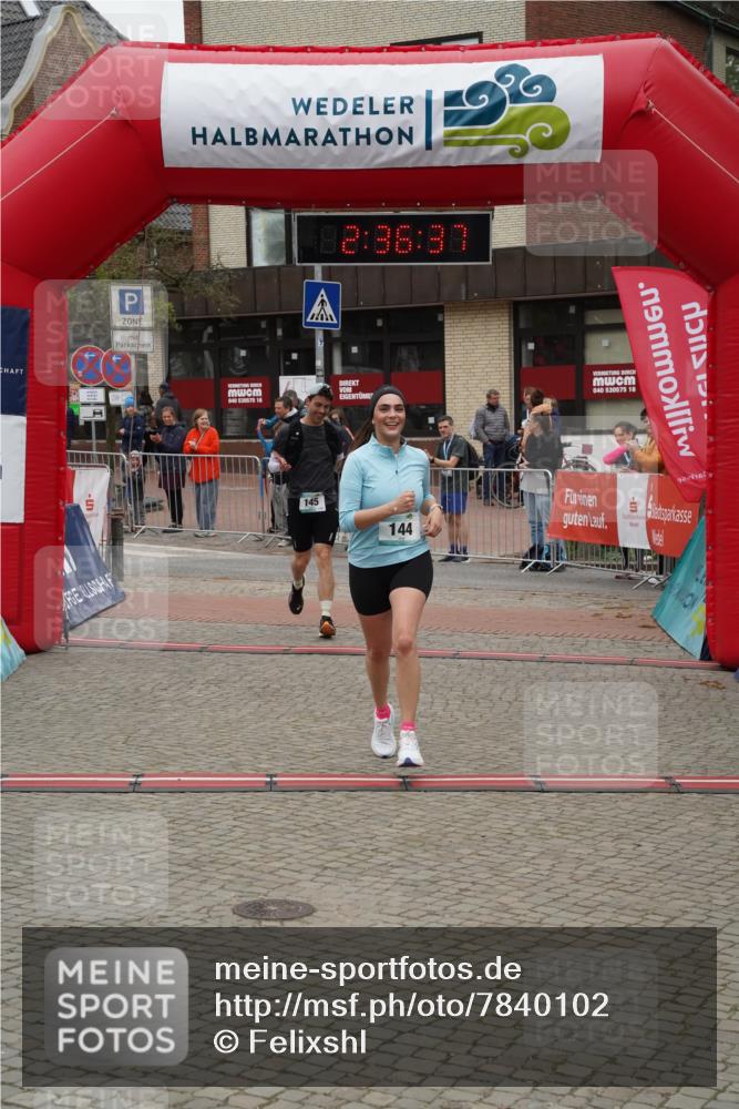 04.05.2025 - 8. Wedeler Halbmarathon Felixshl http://msf.ph/oto/7840102 04.05.2025 12:36:35 Ziel 144, 145 meine-sportfotos.de