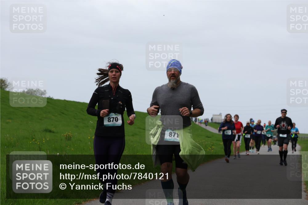 04.05.2025 - 8. Wedeler Halbmarathon Yannick Fuchs http://msf.ph/oto/7840121 04.05.2025 11:26:45 Laufen 870, 871 meine-sportfotos.de