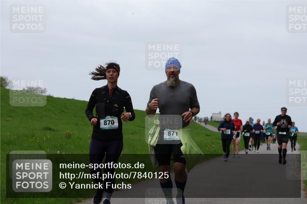 04.05.2025 - 8. Wedeler Halbmarathon Yannick Fuchs http://msf.ph/oto/7840125 04.05.2025 11:26:45 Laufen 870, 871 meine-sportfotos.de