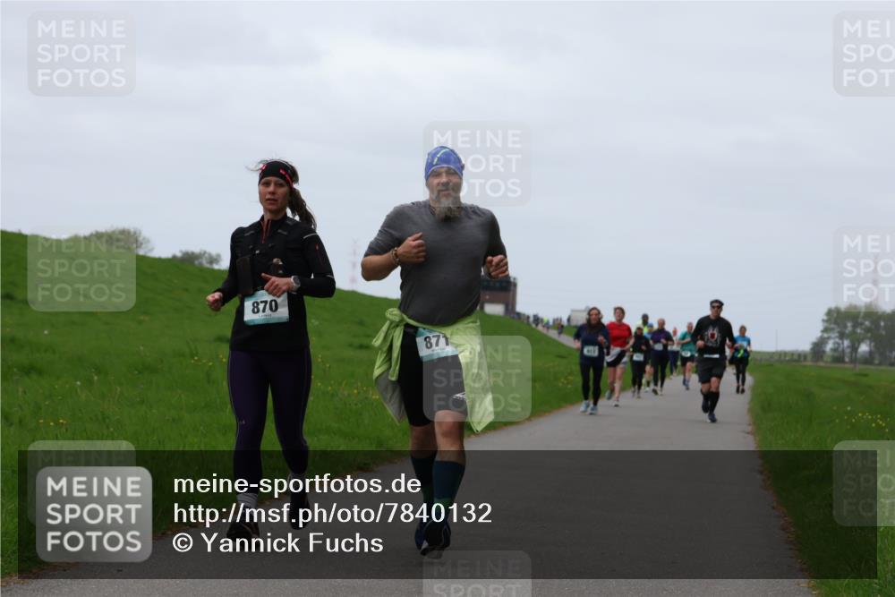 04.05.2025 - 8. Wedeler Halbmarathon Yannick Fuchs http://msf.ph/oto/7840132 04.05.2025 11:26:46 Laufen 870, 871 meine-sportfotos.de