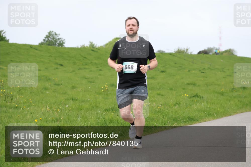 04.05.2025 - 8. Wedeler Halbmarathon Lena Gebhardt http://msf.ph/oto/7840135 04.05.2025 11:46:59 Laufen 568 meine-sportfotos.de