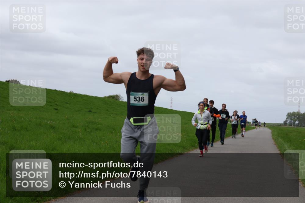 04.05.2025 - 8. Wedeler Halbmarathon Yannick Fuchs http://msf.ph/oto/7840143 04.05.2025 11:47:40 Laufen 536 meine-sportfotos.de