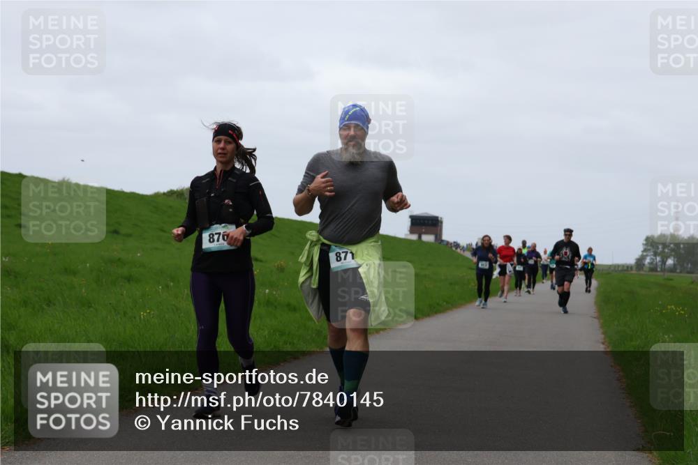 04.05.2025 - 8. Wedeler Halbmarathon Yannick Fuchs http://msf.ph/oto/7840145 04.05.2025 11:26:47 Laufen 876, 871 meine-sportfotos.de
