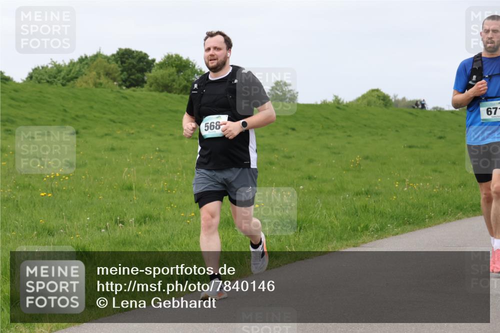 04.05.2025 - 8. Wedeler Halbmarathon Lena Gebhardt http://msf.ph/oto/7840146 04.05.2025 11:47:01 Laufen 568, 67 meine-sportfotos.de
