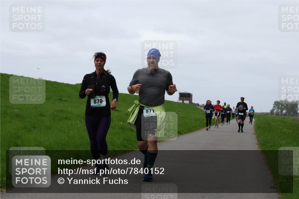 04.05.2025 - 8. Wedeler Halbmarathon Yannick Fuchs http://msf.ph/oto/7840152 04.05.2025 11:26:47 Laufen 870, 871 meine-sportfotos.de