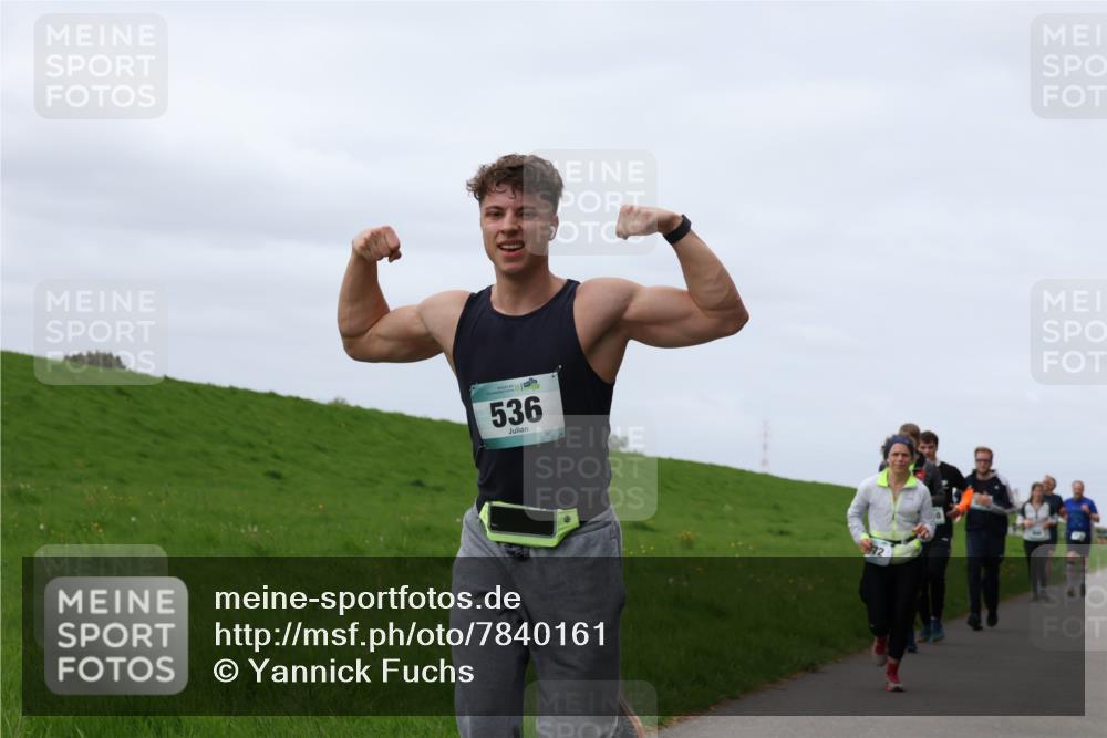 04.05.2025 - 8. Wedeler Halbmarathon Yannick Fuchs http://msf.ph/oto/7840161 04.05.2025 11:47:41 Laufen 536 meine-sportfotos.de