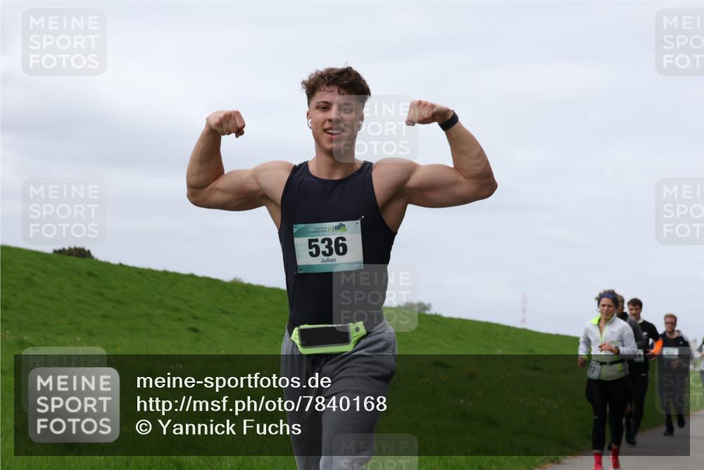 04.05.2025 - 8. Wedeler Halbmarathon Yannick Fuchs http://msf.ph/oto/7840168 04.05.2025 11:47:41 Laufen 536 meine-sportfotos.de