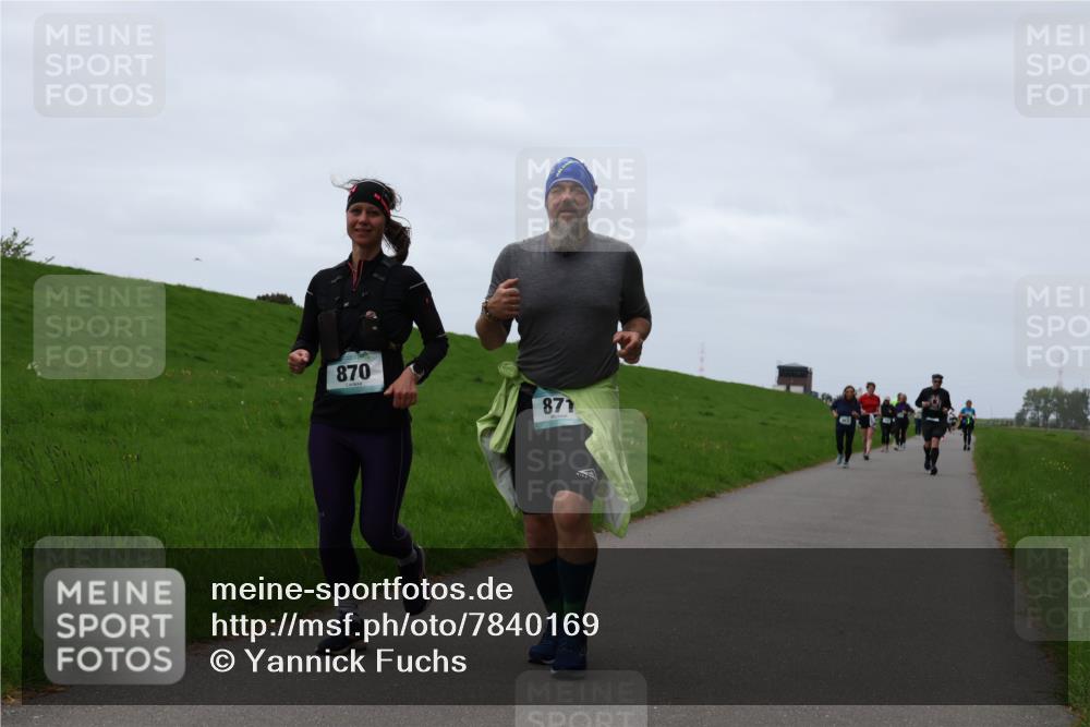 04.05.2025 - 8. Wedeler Halbmarathon Yannick Fuchs http://msf.ph/oto/7840169 04.05.2025 11:26:48 Laufen 870, 871 meine-sportfotos.de