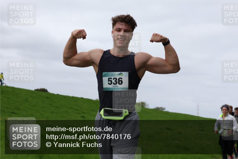 04.05.2025 - 8. Wedeler Halbmarathon Yannick Fuchs http://msf.ph/oto/7840176 04.05.2025 11:47:41 Laufen 536 meine-sportfotos.de