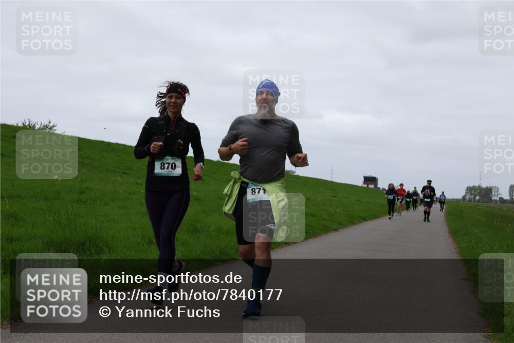 04.05.2025 - 8. Wedeler Halbmarathon Yannick Fuchs http://msf.ph/oto/7840177 04.05.2025 11:26:48 Laufen 870, 871 meine-sportfotos.de