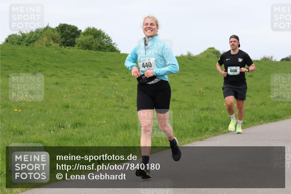 04.05.2025 - 8. Wedeler Halbmarathon Lena Gebhardt http://msf.ph/oto/7840180 04.05.2025 11:47:14 Laufen 440, 606 meine-sportfotos.de