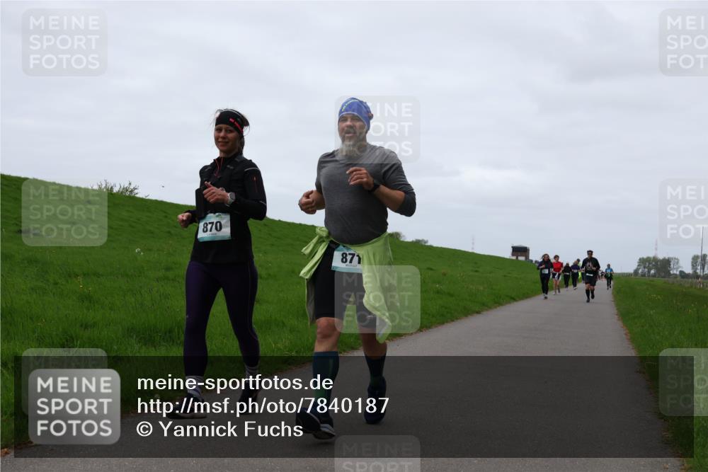 04.05.2025 - 8. Wedeler Halbmarathon Yannick Fuchs http://msf.ph/oto/7840187 04.05.2025 11:26:48 Laufen 870, 871 meine-sportfotos.de