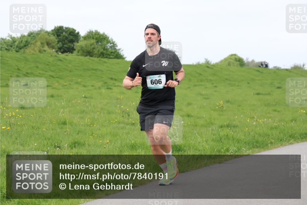 04.05.2025 - 8. Wedeler Halbmarathon Lena Gebhardt http://msf.ph/oto/7840191 04.05.2025 11:47:15 Laufen 909 meine-sportfotos.de