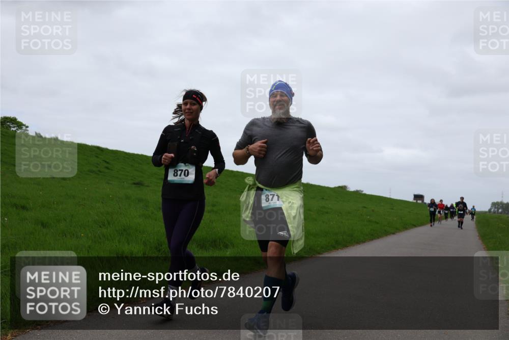 04.05.2025 - 8. Wedeler Halbmarathon Yannick Fuchs http://msf.ph/oto/7840207 04.05.2025 11:26:49 Laufen 870, 871 meine-sportfotos.de
