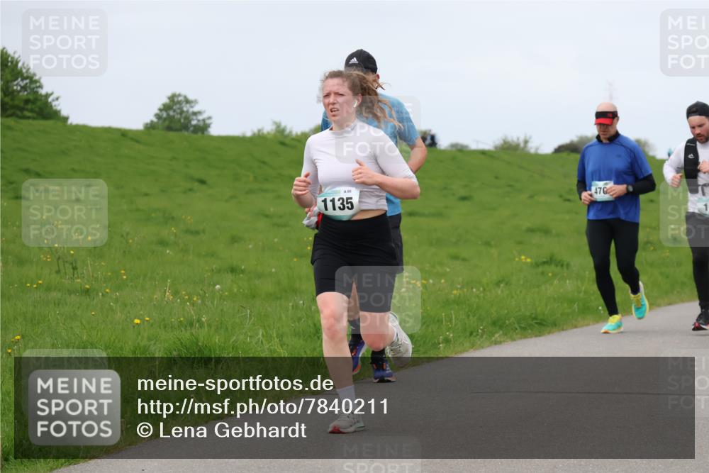 04.05.2025 - 8. Wedeler Halbmarathon Lena Gebhardt http://msf.ph/oto/7840211 04.05.2025 11:47:18 Laufen 66, 1135, 476 meine-sportfotos.de