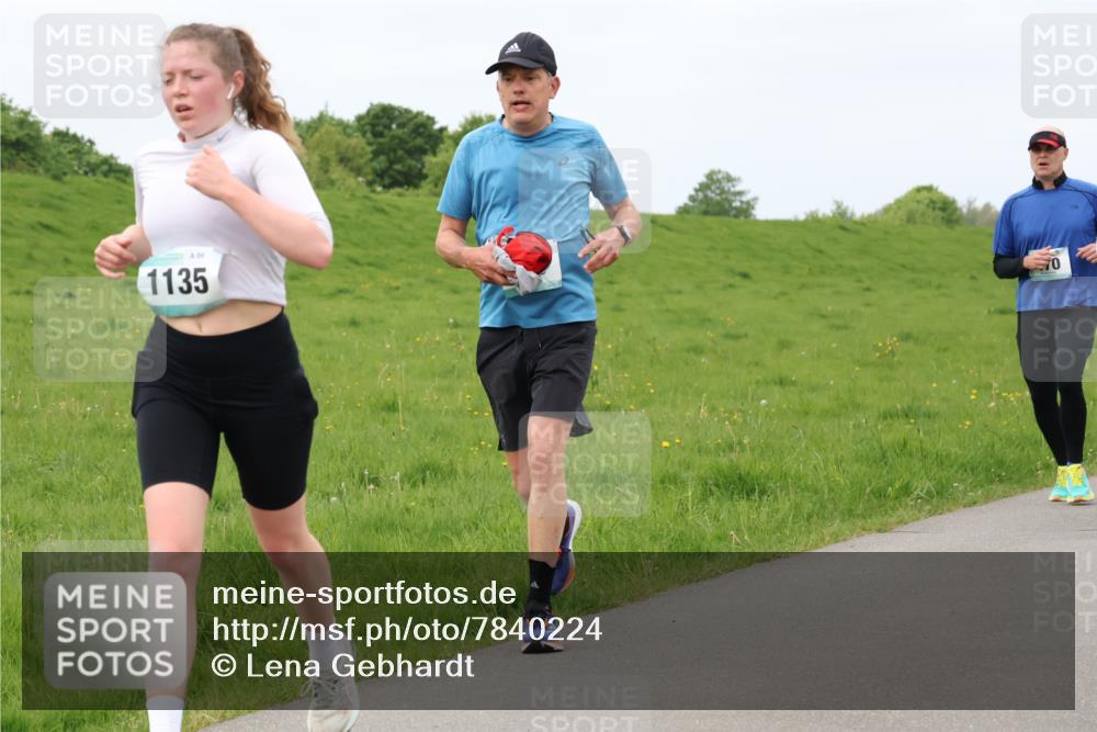 04.05.2025 - 8. Wedeler Halbmarathon Lena Gebhardt http://msf.ph/oto/7840224 04.05.2025 11:47:20 Laufen 66, 1135, 70 meine-sportfotos.de