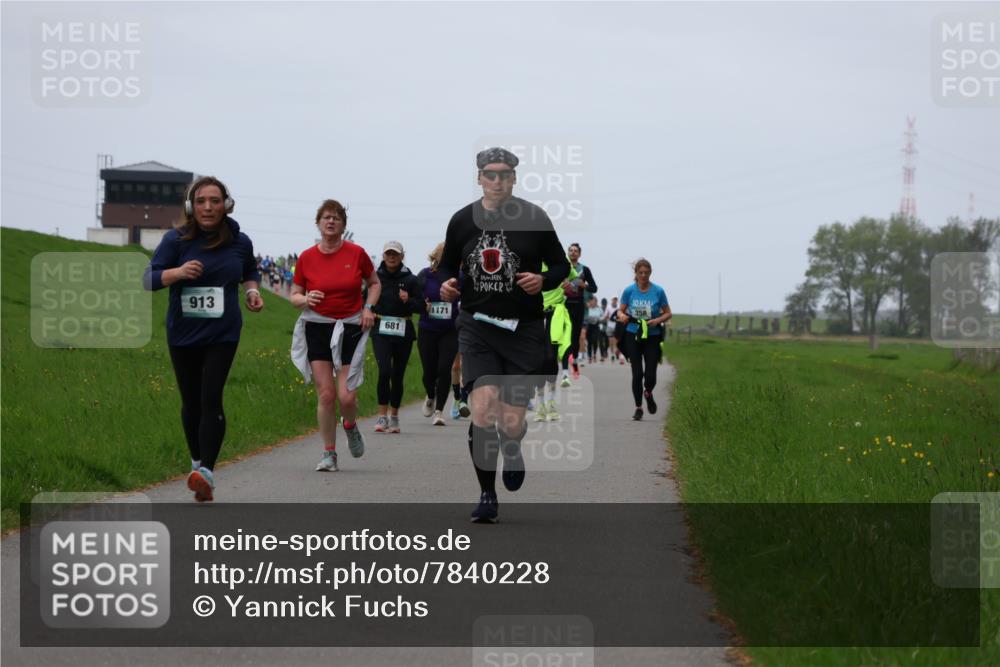 04.05.2025 - 8. Wedeler Halbmarathon Yannick Fuchs http://msf.ph/oto/7840228 04.05.2025 11:26:51 Laufen 913, 681, 1171, 10, 358 meine-sportfotos.de