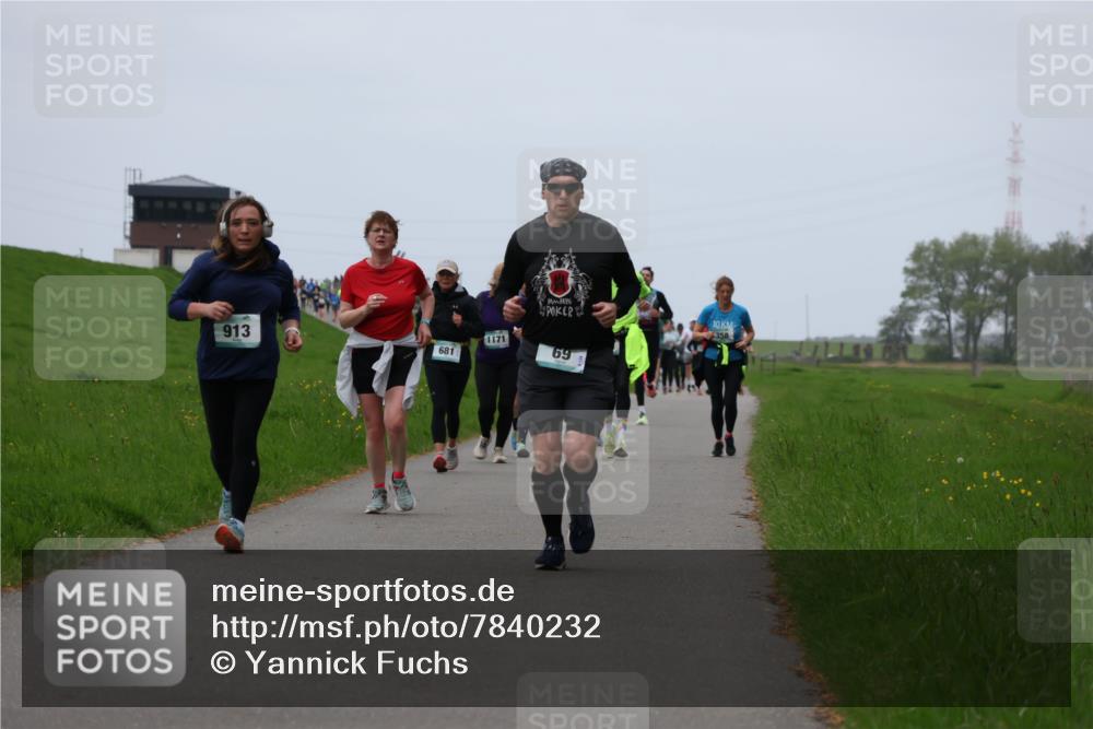 04.05.2025 - 8. Wedeler Halbmarathon Yannick Fuchs http://msf.ph/oto/7840232 04.05.2025 11:26:51 Laufen 913, 681, 1171, 69, 10, 358 meine-sportfotos.de
