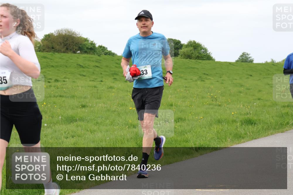 04.05.2025 - 8. Wedeler Halbmarathon Lena Gebhardt http://msf.ph/oto/7840236 04.05.2025 11:47:21 Laufen 66, 35, 33 meine-sportfotos.de