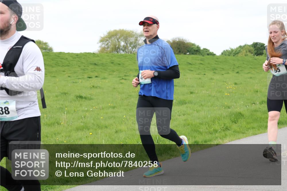 04.05.2025 - 8. Wedeler Halbmarathon Lena Gebhardt http://msf.ph/oto/7840258 04.05.2025 11:47:25 Laufen 38, 55 meine-sportfotos.de
