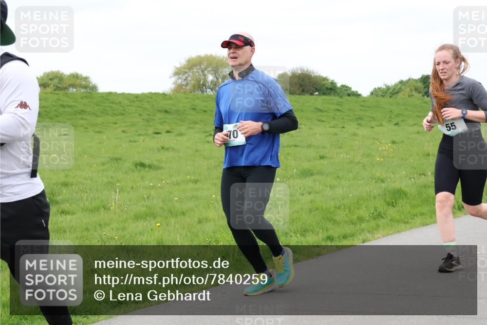 04.05.2025 - 8. Wedeler Halbmarathon Lena Gebhardt http://msf.ph/oto/7840259 04.05.2025 11:47:25 Laufen 70, 55 meine-sportfotos.de