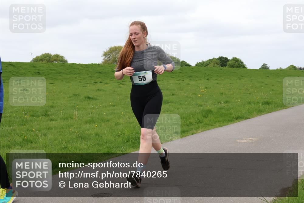 04.05.2025 - 8. Wedeler Halbmarathon Lena Gebhardt http://msf.ph/oto/7840265 04.05.2025 11:47:26 Laufen 55 meine-sportfotos.de