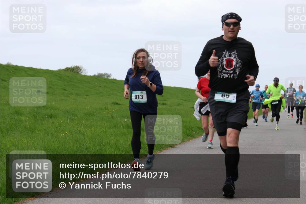 04.05.2025 - 8. Wedeler Halbmarathon Yannick Fuchs http://msf.ph/oto/7840279 04.05.2025 11:26:56 Laufen 913, 69, 10 meine-sportfotos.de