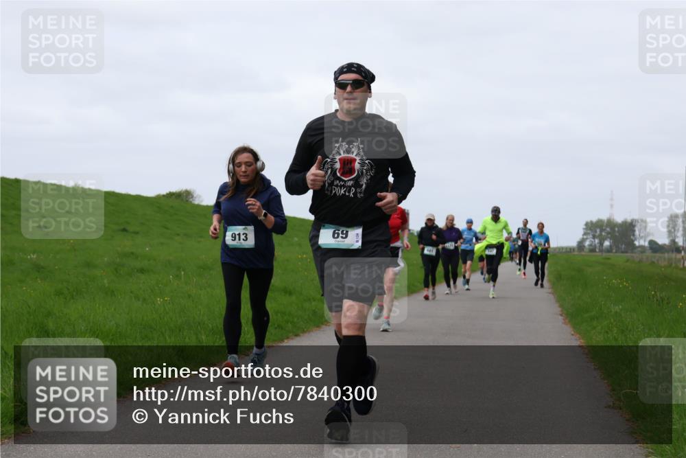 04.05.2025 - 8. Wedeler Halbmarathon Yannick Fuchs http://msf.ph/oto/7840300 04.05.2025 11:26:56 Laufen 913, 69 meine-sportfotos.de